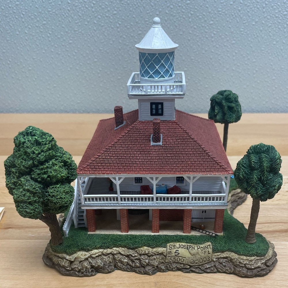 Harbour Lights St. Joseph Point Florida Lighthouse #289. With COA #5 of 5,500.